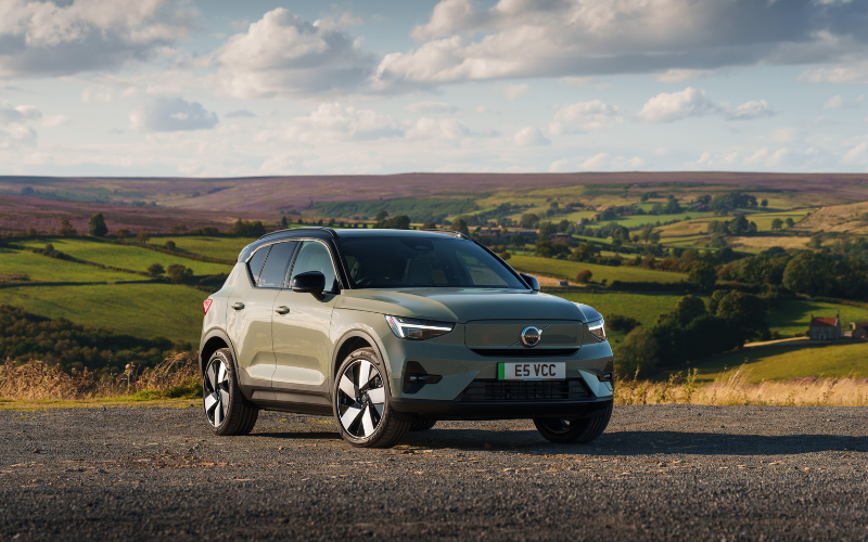 Volvo EX40 Crowned Mid-Sized SUV of the Year at News UK Motor Awards 